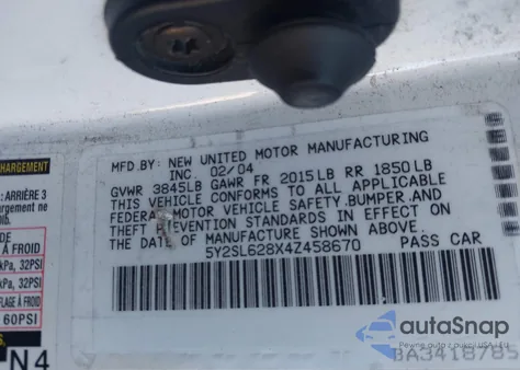 2004 Pontiac Vibe z USA, uszkodzony, nr VIN 5Y2SL628X4Z458670